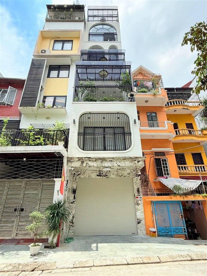 Nhà phân lô gần nguyễn phong sắc trần quốc hoàn trần đăng ninh, cầu giấy giảm 3 tỷ giá bán 33,8 tỷ