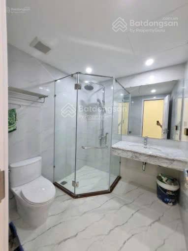 Bán gấp căn nhà phố nguyễn phong sắc p dịch vọng, quận cầu giấy. diện tích 68 m2 giá 33,5 tỷ