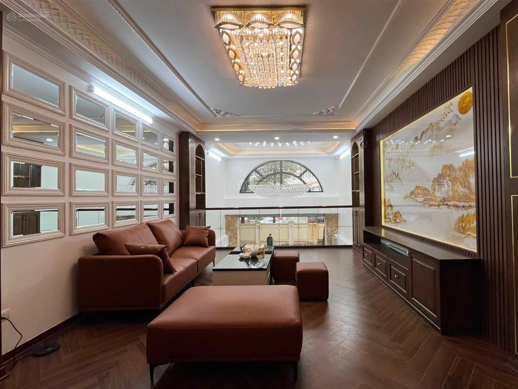 Bán căn nhà chia lô vị trí đẹp ngõ 353 an dương vương phú thượng tây hồ dt 55 m2 x 6 tầng 15,5 tỷ