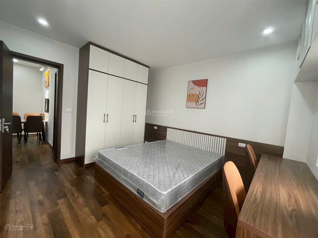 Căn hộ 68m² tầng 15 tòa 17t11 khu trung hòa nhân chính 2pn, 1wc đủ nội thất, sổ đỏ giá 5,5 tỷ