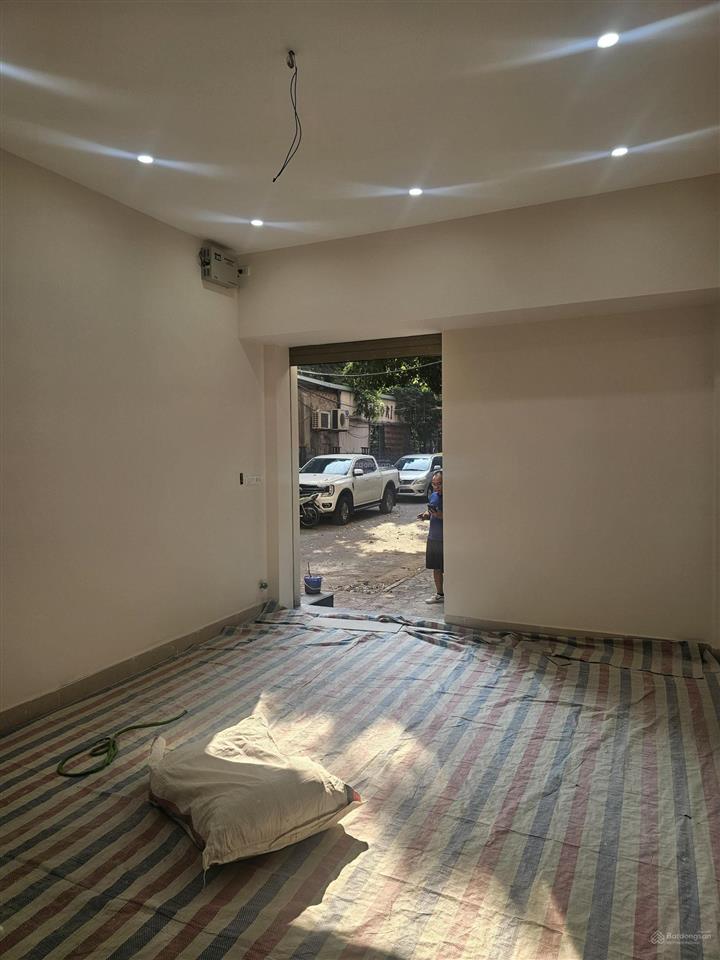 Cho thuê nhà mặt phố trần duy hưng 80m2 6 tầng nội thất cao cấp phù hợp mọi loại hình kinh doanh