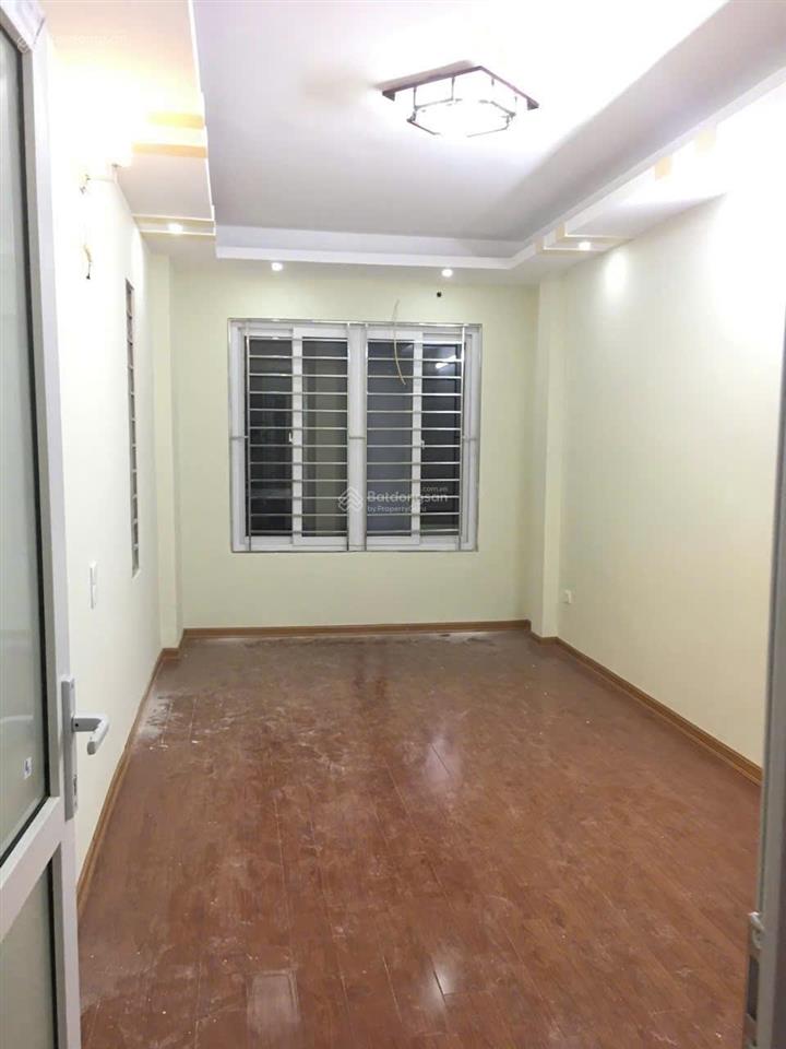 Chủ nợ ngân hàng bán gấp nhà ngõ 479 lĩnh nam hoặc 220 nam dư, dt 31m2 x 5t, 1 mặt ngõ 1 mặt hồ
