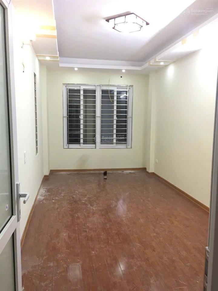 Chủ nợ ngân hàng bán gấp nhà ngõ 479 lĩnh nam hoặc 220 nam dư, dt 31m2 x 5t, 1 mặt ngõ 1 mặt hồ