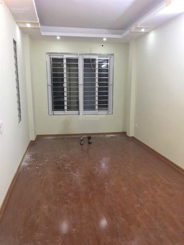 Chủ nợ ngân hàng bán gấp nhà ngõ 479 lĩnh nam hoặc 220 nam dư, dt 31m2 x 5t, 1 mặt ngõ 1 mặt hồ