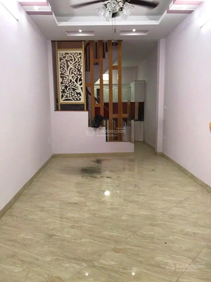 Chủ nợ ngân hàng bán gấp nhà ngõ 479 lĩnh nam hoặc 220 nam dư, dt 31m2 x 5t, 1 mặt ngõ 1 mặt hồ