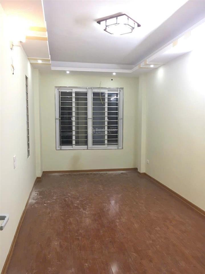 Chủ nợ ngân hàng bán gấp nhà ngõ 479 lĩnh nam hoặc 220 nam dư, dt 31m2 x 5t, 1 mặt ngõ 1 mặt hồ