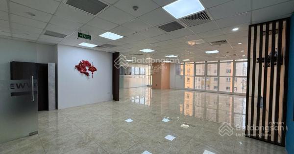 Cho thuê sàn văn phòng tòa chung cư vimeco sau big c trần duy hưng, 400m2 , giá 130 tr, cty,kdoanh