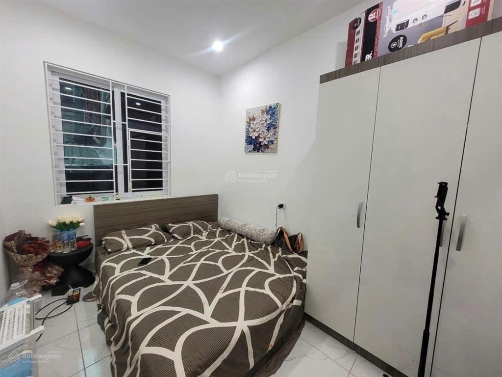 Bán nhà văn hương, thông phong, đống đa, xây 20m², 4 tầng, sổ đỏ cc, ở ngay, 2.9 tỷ