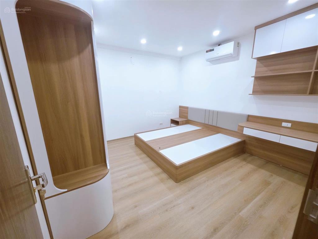 Em chính chủ cần bán gấp căn hộ 901 toà oct 2 khu đô thị viglacre xuân phương, mặt đường 70