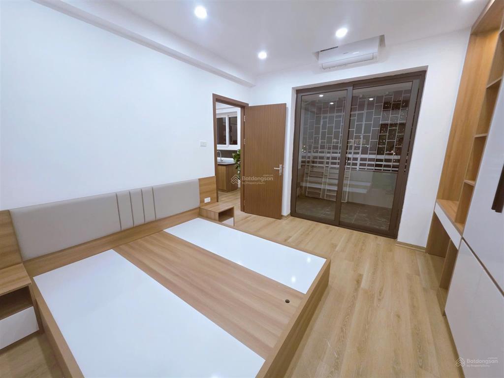 Em chính chủ cần bán gấp căn hộ 901 toà oct 2 khu đô thị viglacre xuân phương, mặt đường 70