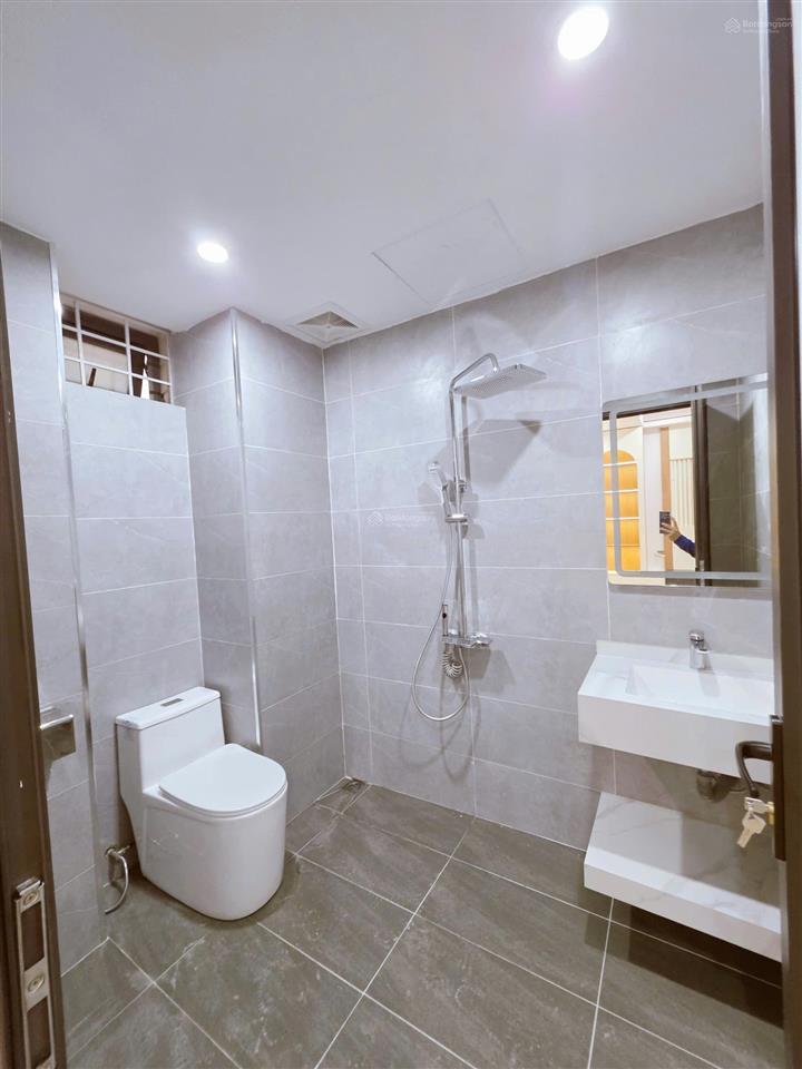 Chủ nhà chuyển xuống biệt thự cần bán gấp căn hộ chung cư toà ct31 khu đô thị mễ trì hạ,