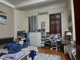 Em có nhà 38 m xây 5 tầng ngõ 2 m cách phố 30 m nhà hướng đông giá 11 ,5 tỷ phố ngọc khánh,ba đình