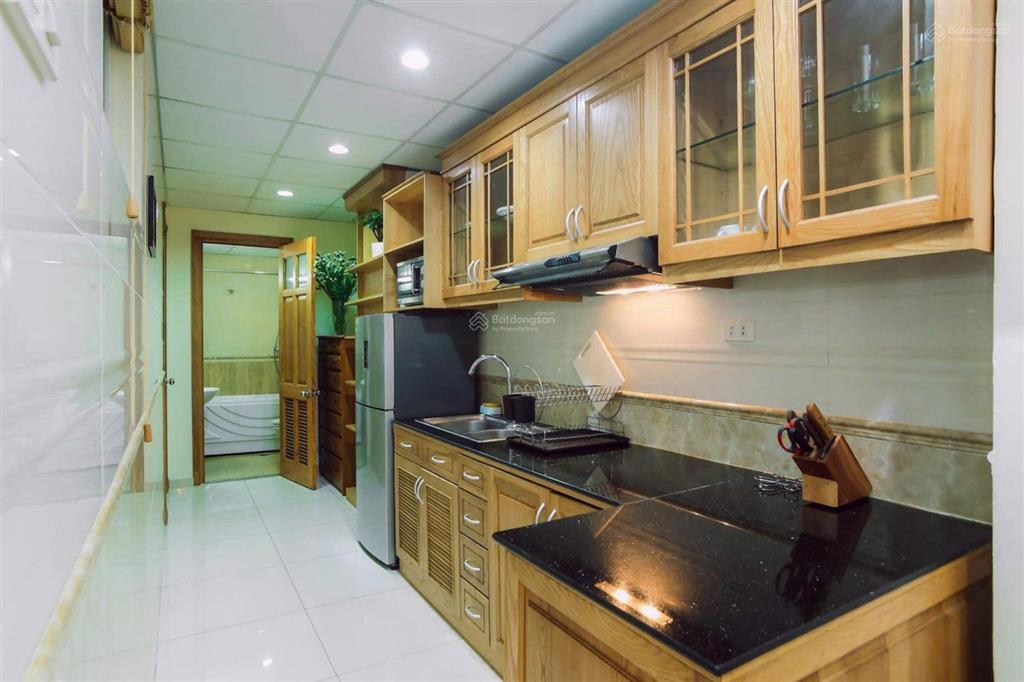 Bán đất ngõ 12 phố đào tấn thông sang ngõ 88 linh lang. diện tích sổ đỏ 110mv mặt tiền 6.4m. víp