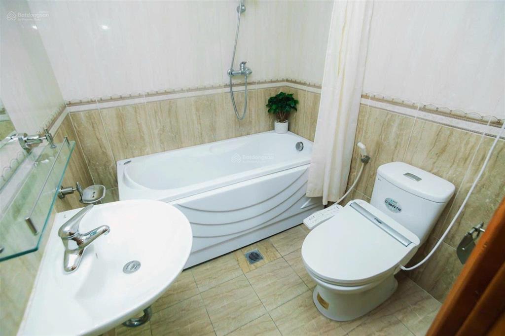 Bán đất ngõ 12 phố đào tấn thông sang ngõ 88 linh lang. diện tích sổ đỏ 110mv mặt tiền 6.4m. víp