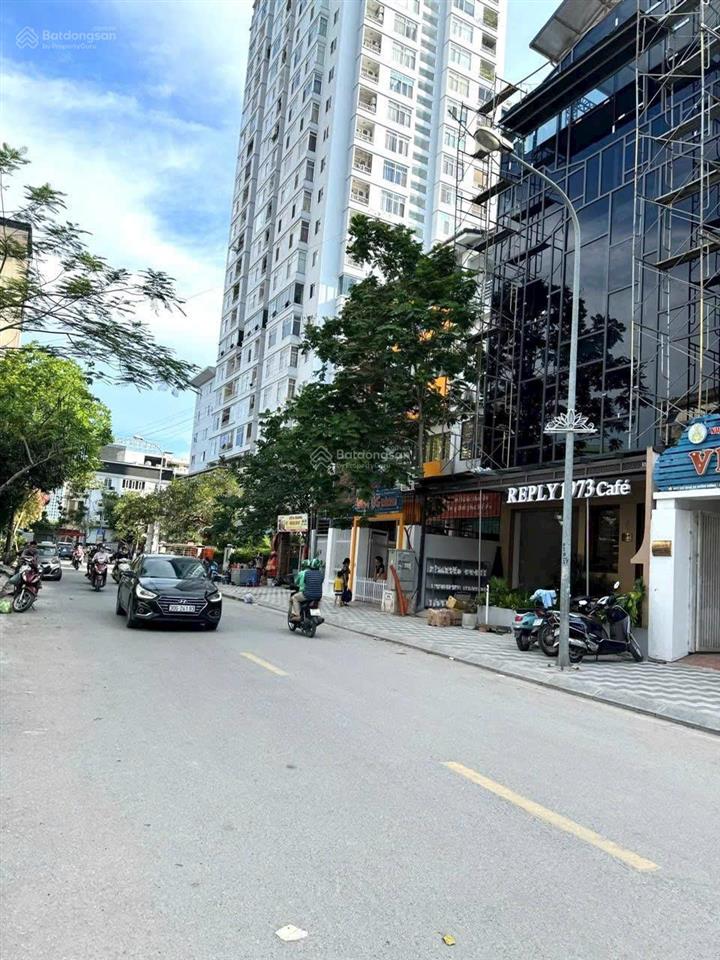 Bán đất mặt đường 279 phố đội cấn ba đình. diện tích sổ đỏ  139mv  mặt tiền 7m  giá 39 tỷ víp