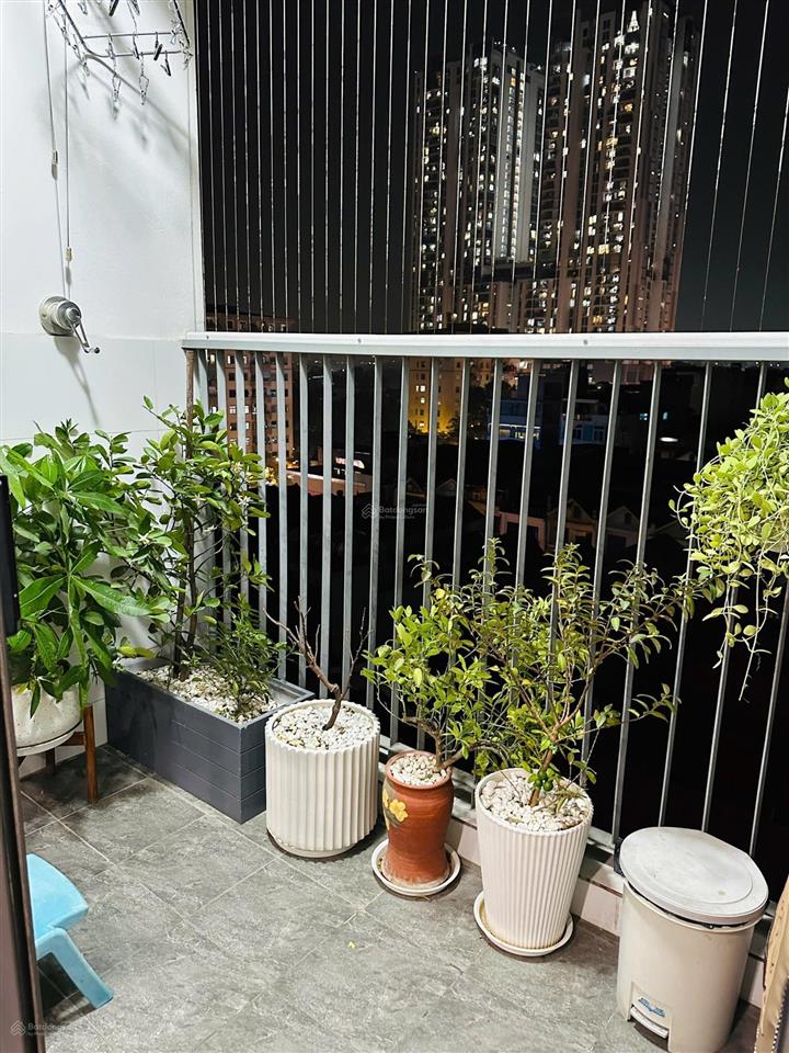 Cần bán căn hộ toà 24 nguyễn khuyến, văn quán, 2pn, 2vs.  kiều thuý 0949 170 ***