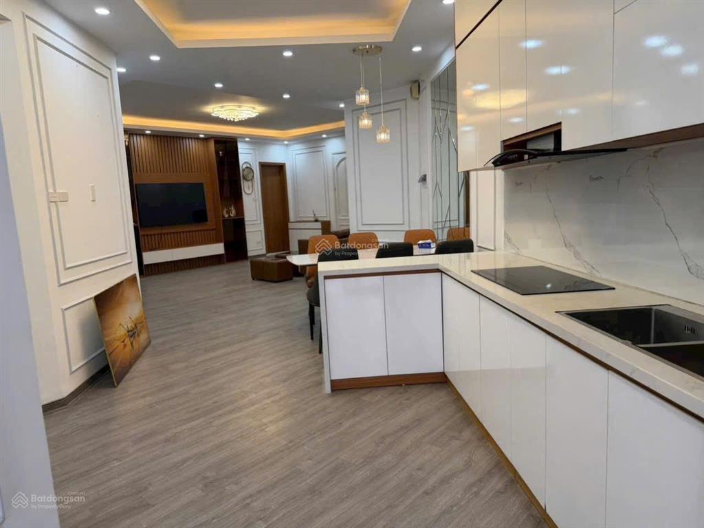 Cần bán căn toà 17t6 trung hoà,cg, đt 120m, 3pn 2vs.. giá11.2 tỷ  kiều thuý 0949 170 ***