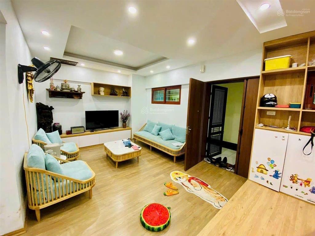 Cho thuê căn hộ 2pn, 2vs, toà ct 103 văn quán, giá 12 tr.  kiều thuý 0949 170 ***