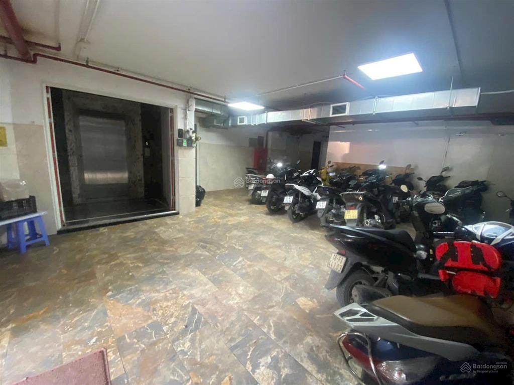 Giá đầu tư nhà hoàng quốc việt quanh 47 tỷ 210m2 mặt tiền 12m, xây 4 tầng, ngõ 2 ô tô tránh