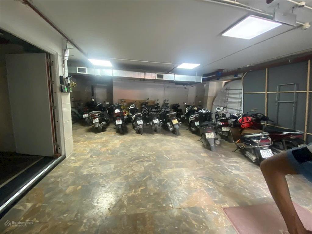 Giá đầu tư nhà hoàng quốc việt quanh 47 tỷ 210m2 mặt tiền 12m, xây 4 tầng, ngõ 2 ô tô tránh