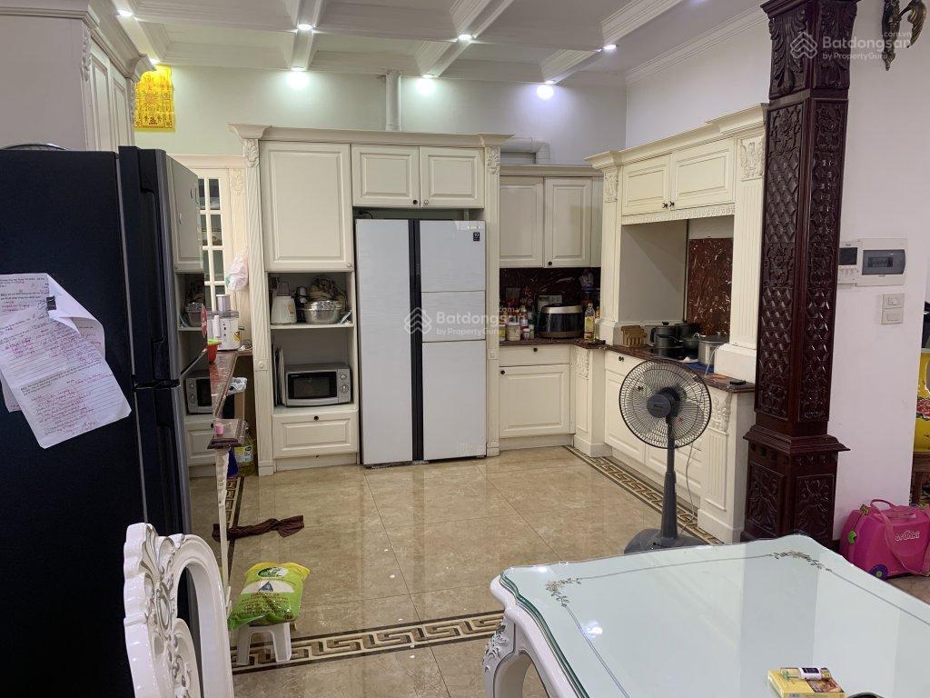 Bán gấp bt khu trung hòa, trung yên 60 tỷ 165 m2 xây 5 tầng 1 hầm khu có bảo vệ 24/24