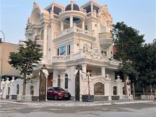 Bán gấp bt dịch vọng cạnh công viên cầu giấy 8x tỷ 306m2 mt 15m xây 4t nổi 1 hầm đường hè 12m