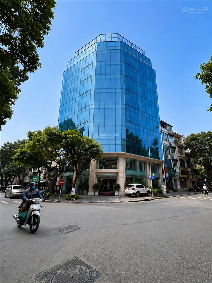 Hiếm siêu phẩm mặt phố cầu giấy 250 tỷ 250m2 xây 10 tầng cho thuê 900tr/tháng vị trí vip nhất phố