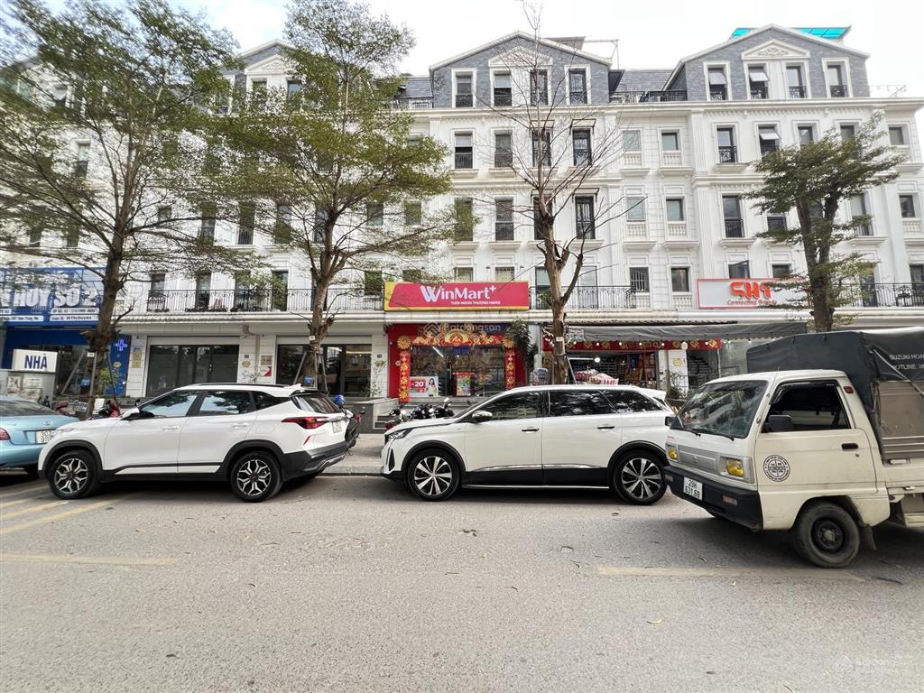 Giá đầu tư shophouse phố nguyễn chánh quanh 60 tỷ 114m2 mặt tiền 6m xây 5 tầng đang cho thuê cao
