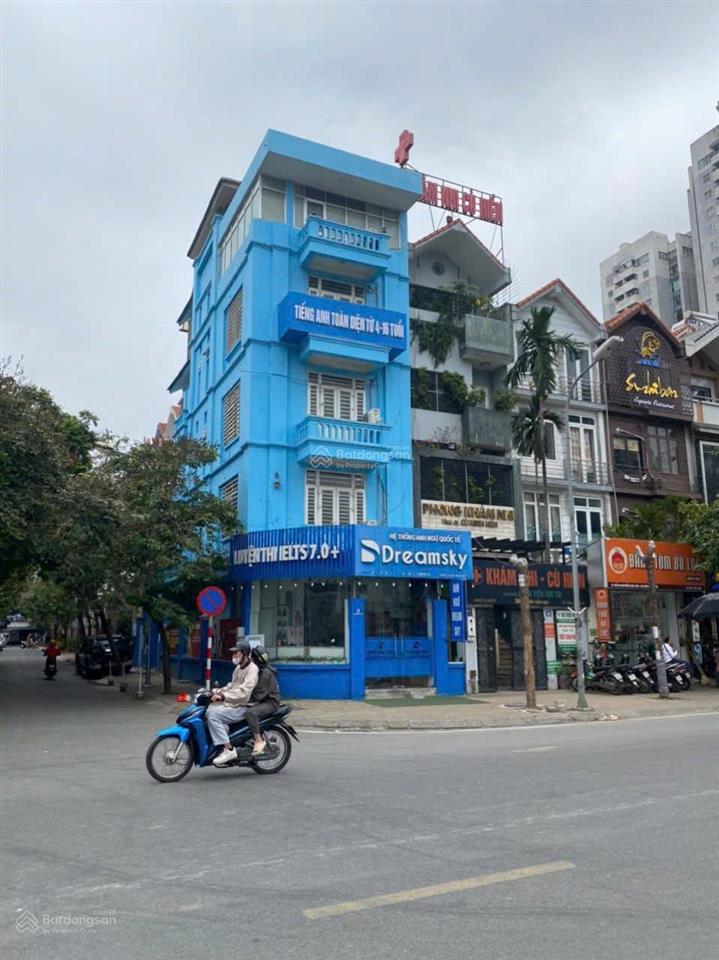 Bán nhà ngõ 106 hoàng quốc việt 26 tỷ 70m2 xây 4 tầng lô góc 2 mặt thoáng đường 10m đang kd tốt