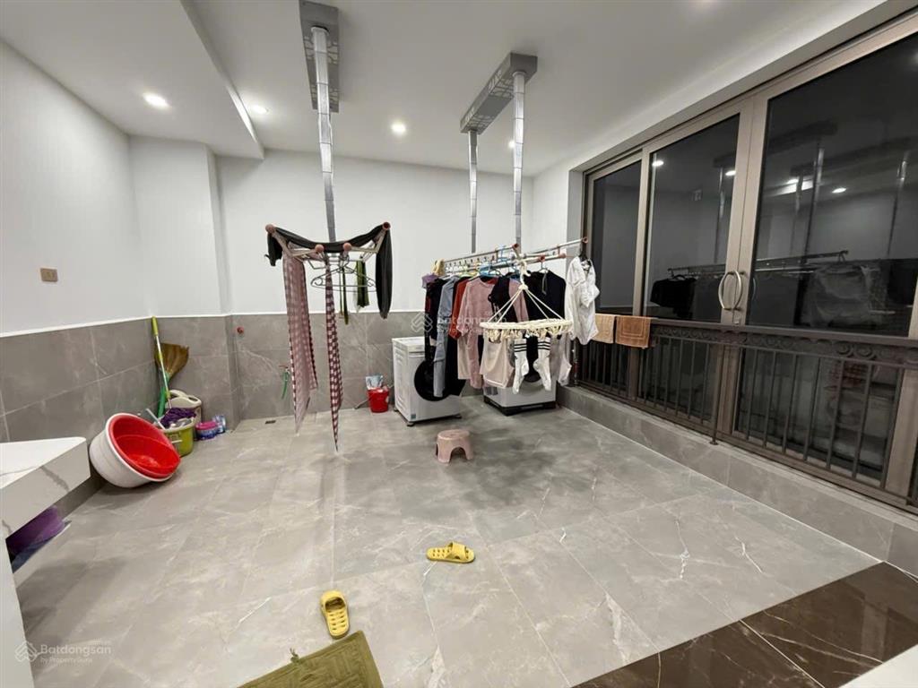 Bán gấp phân lô trung hoà 24 tỷ 85m², mặt tiền 6m xây 5 tầng đẹp, nhà 2 mặt đường ngõ 2 ô tô tránh