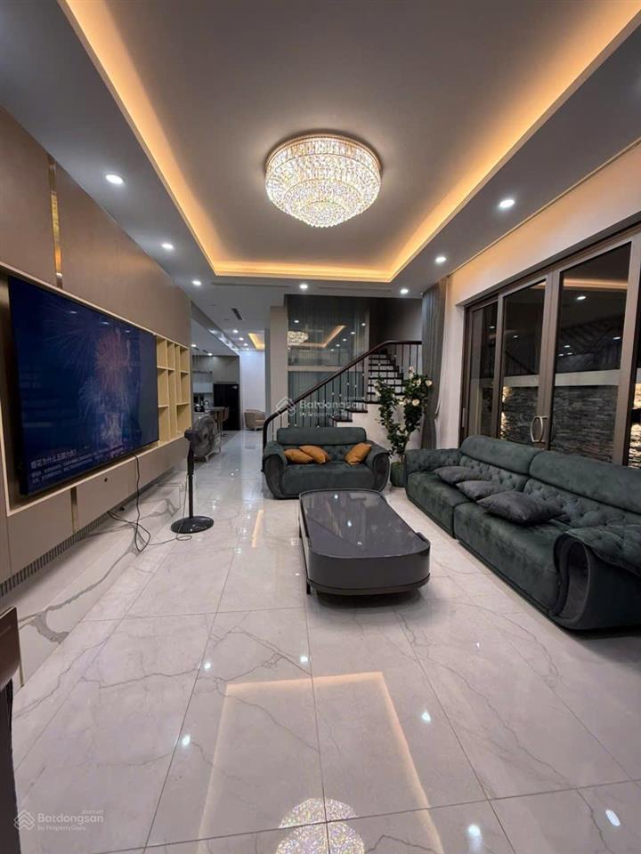 Bán gấp phân lô trung hoà 24 tỷ 85m², mặt tiền 6m xây 5 tầng đẹp, nhà 2 mặt đường ngõ 2 ô tô tránh