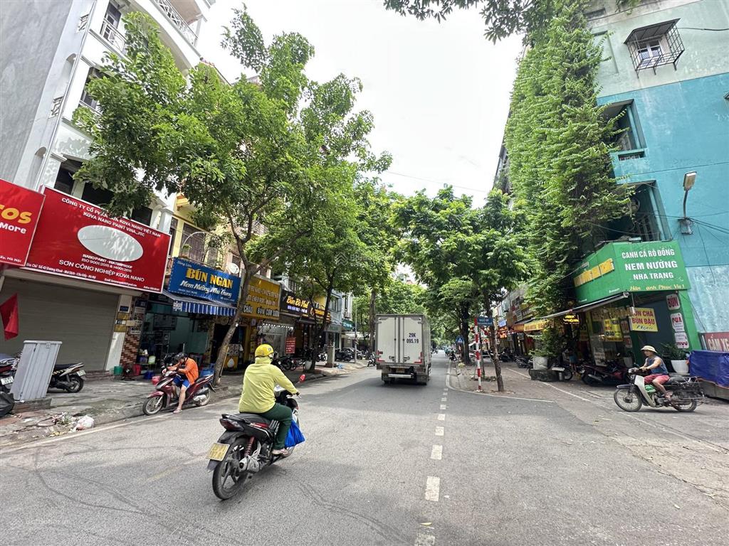 Bán gấp phân lô 106 hoàng quốc việt 22 tỷ 70m2 mặt tiền 4,5m 4 tầng 2 mặt thoáng ngõ 2 ô tô