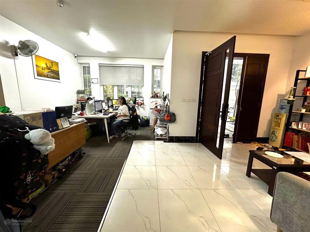 Bán gấp phân lô 106 hoàng quốc việt 22 tỷ 70m2 mặt tiền 4,5m 4 tầng 2 mặt thoáng ngõ 2 ô tô
