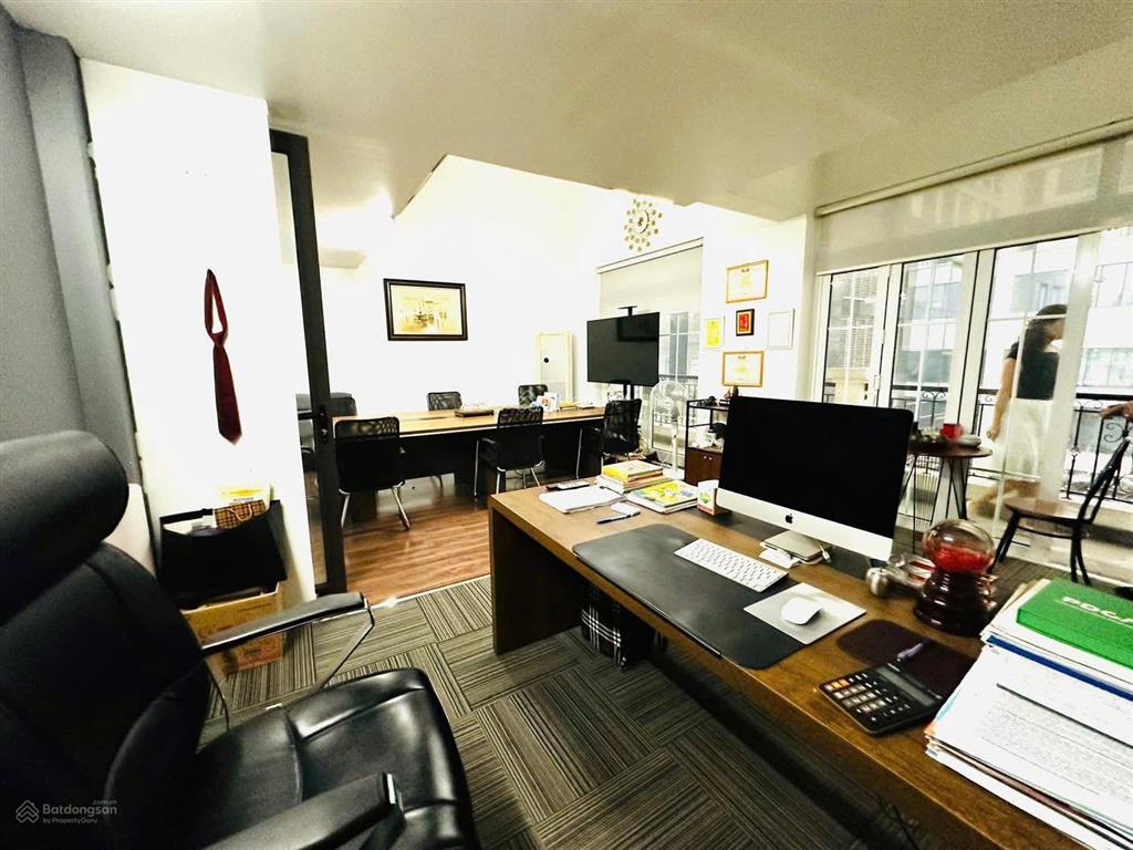 Bán gấp phân lô 106 hoàng quốc việt 22 tỷ 70m2 mặt tiền 4,5m 4 tầng 2 mặt thoáng ngõ 2 ô tô