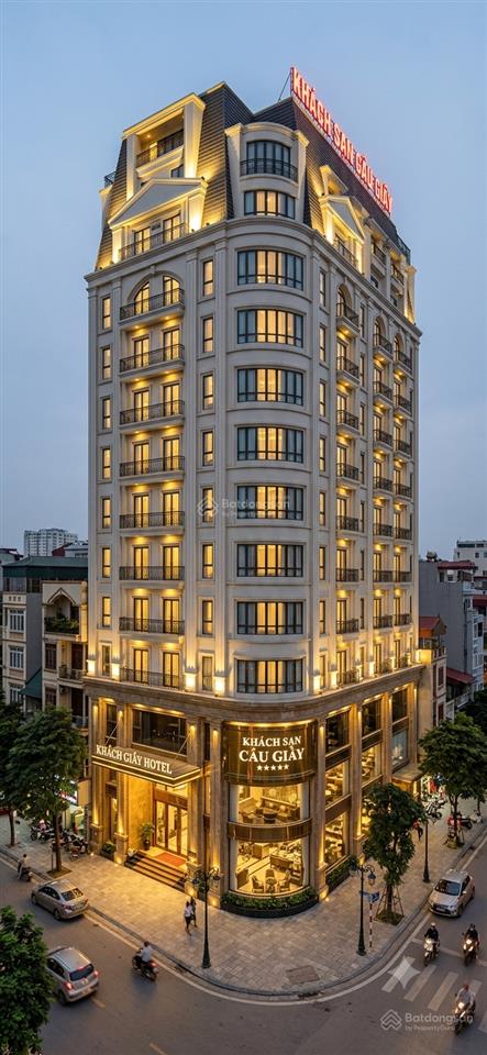 Bán gấp khách sạn 4 sao phố trần thái tông 320 tỷ 300m2 xây 15 tầng cho tỷ/năm