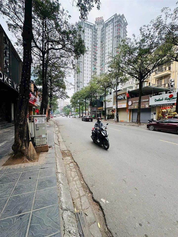 Bán gấp nhà mặt phố trung hoà 80 tỷ 142m2, mặt tiền 5m xây 5 tầng phố kinh doanh sầm uất