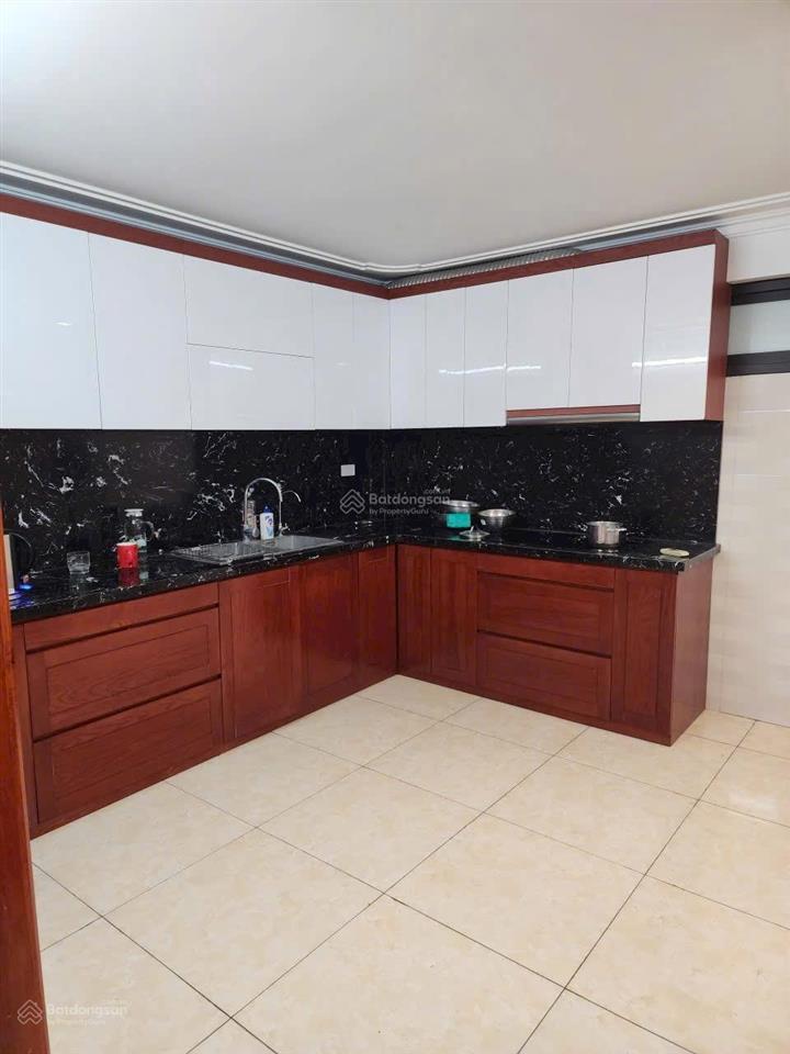Bán nhà phố võng thị, lạc long quân 18 tỷ 80m2 mt4,5m xây 4 tầng ngõ ô tô vào nhà