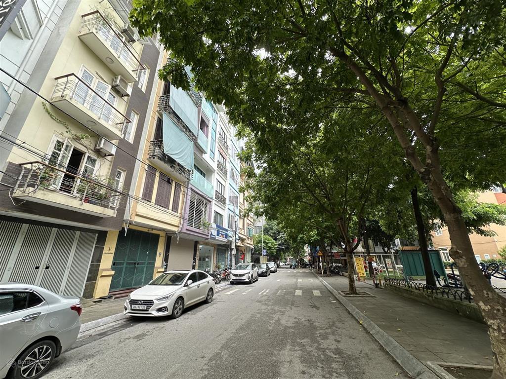 Bán gấp phân lô ngõ 3 phạm tuấn tài, quanh 23 tỷ 65m2, xây 7 tầng thang máy, ngõ 3 ô tô tránh