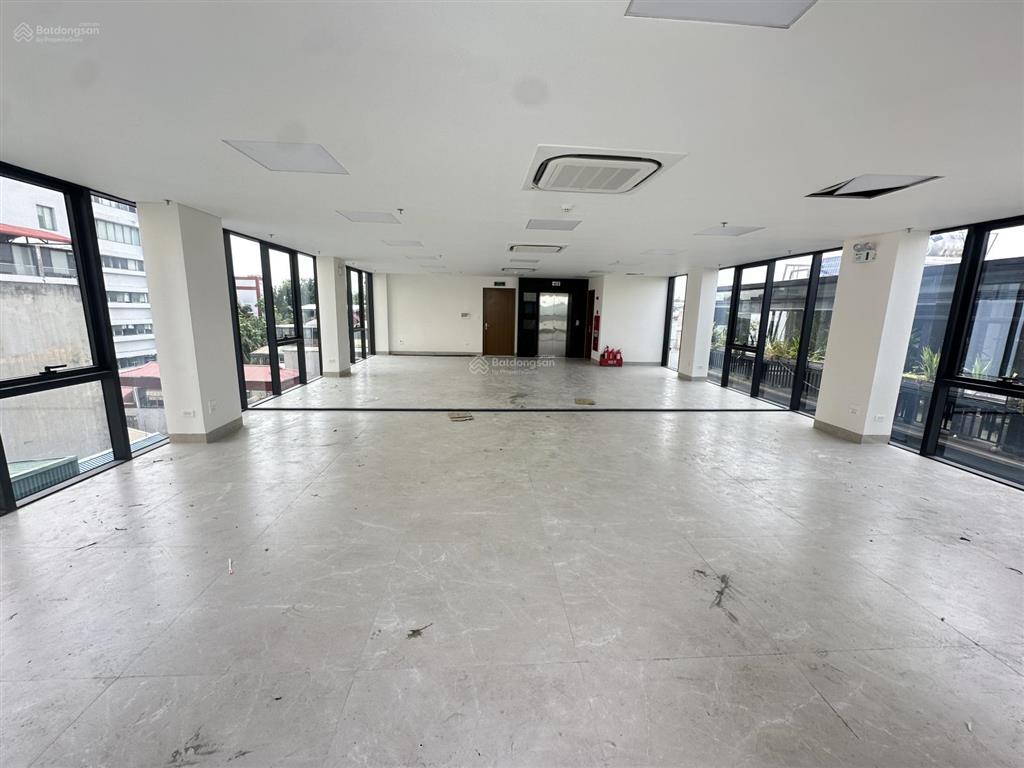 Chủ cần tiền bán gấp mặt phố hoàng ngân 60 tỷ 110m2 mặt tiền 6m xây mới 10 tầng thang máy mới tinh