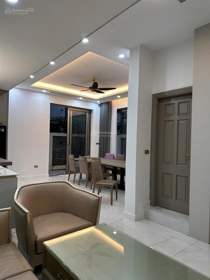 Chủ nợ ngân hàng bán gấp biệt thự việt hưng 50 tỷ 190m2 xây 4 tầng thang máy full nội thất