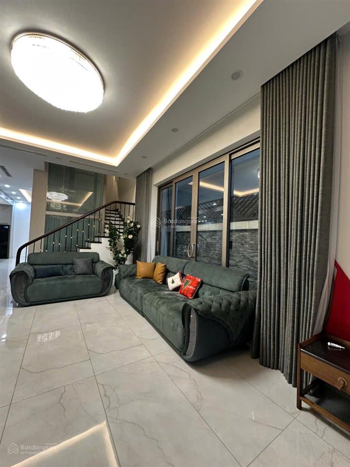 Chủ nợ ngân hàng bán gấp biệt thự việt hưng 50 tỷ 190m2 xây 4 tầng thang máy full nội thất