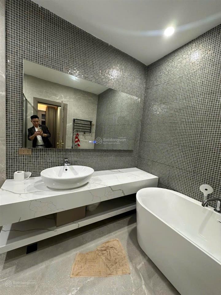 Chủ nợ ngân hàng bán gấp biệt thự việt hưng 50 tỷ 190m2 xây 4 tầng thang máy full nội thất
