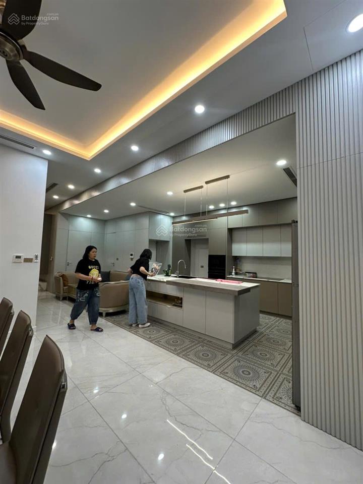 Chủ nợ ngân hàng bán gấp biệt thự việt hưng 50 tỷ 190m2 xây 4 tầng thang máy full nội thất