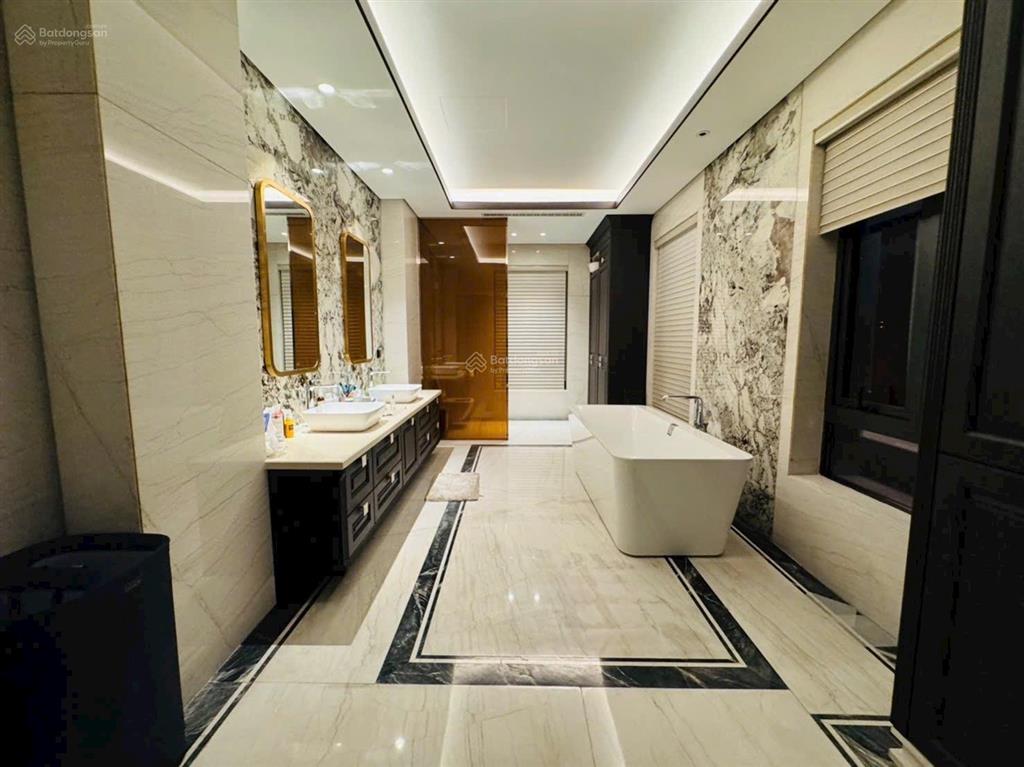 Bán biệt thự lão thành cách mạng, yên hòa 160 tỷ 270m2 xây 7 tầng thang máy đẹp lô góc 2 mặt thoáng