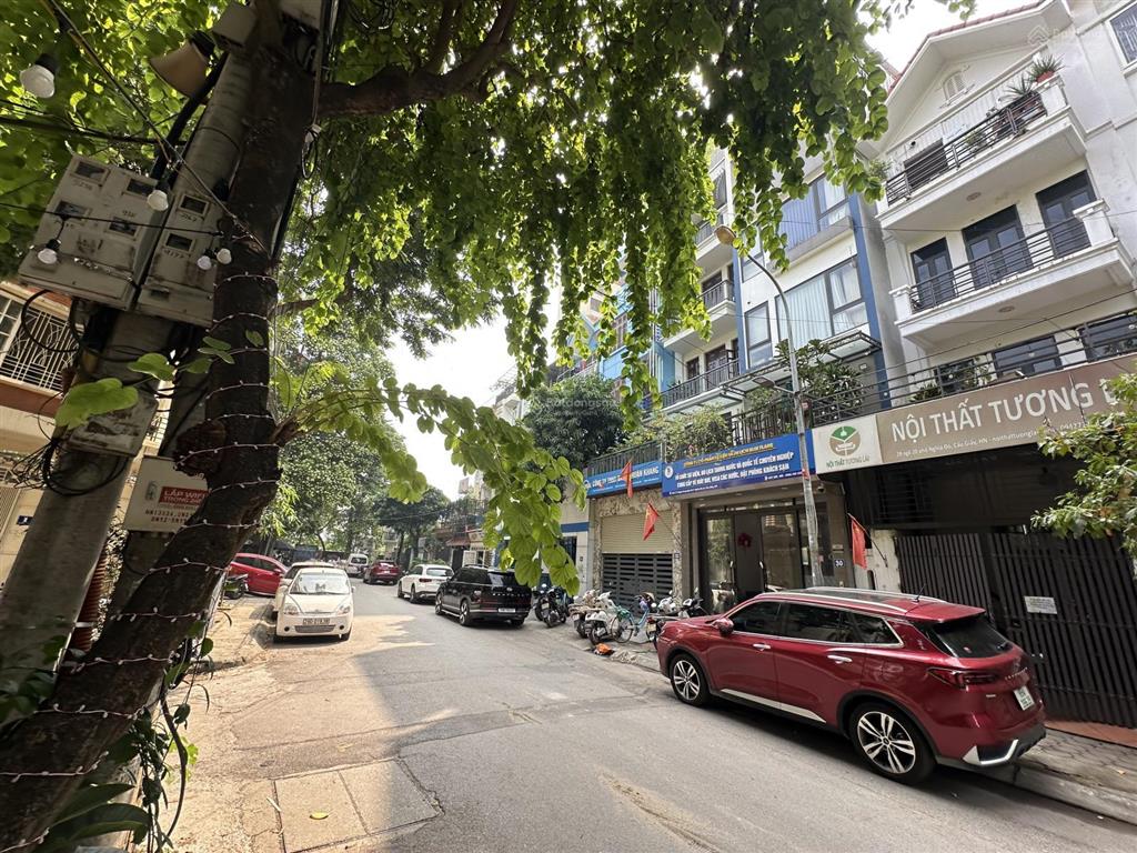 Bán gấp nhà phân lô trung yên, trung hoà 36 tỷ 85m2 mặt tiền 5,7m 5 tầng ngõ 2 ô tô tránh có hè