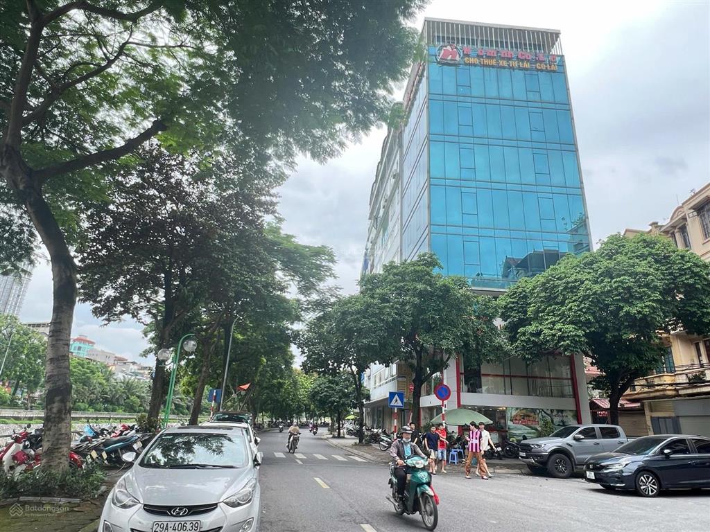 Bán gấp mp nguyễn khang hơn 40 tỷ 90m2 xây mới 8 tầng thang máy cho thuê 70tr/th quy hoạch ổn định