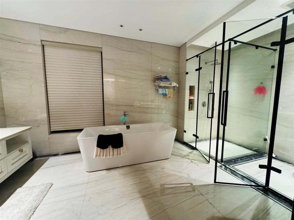 Bán gấp biệt thự lão thành cách mạng, trung hoà 300 tỷ 600m2 xây 4 nổi 1 hầm nội thất châu âu