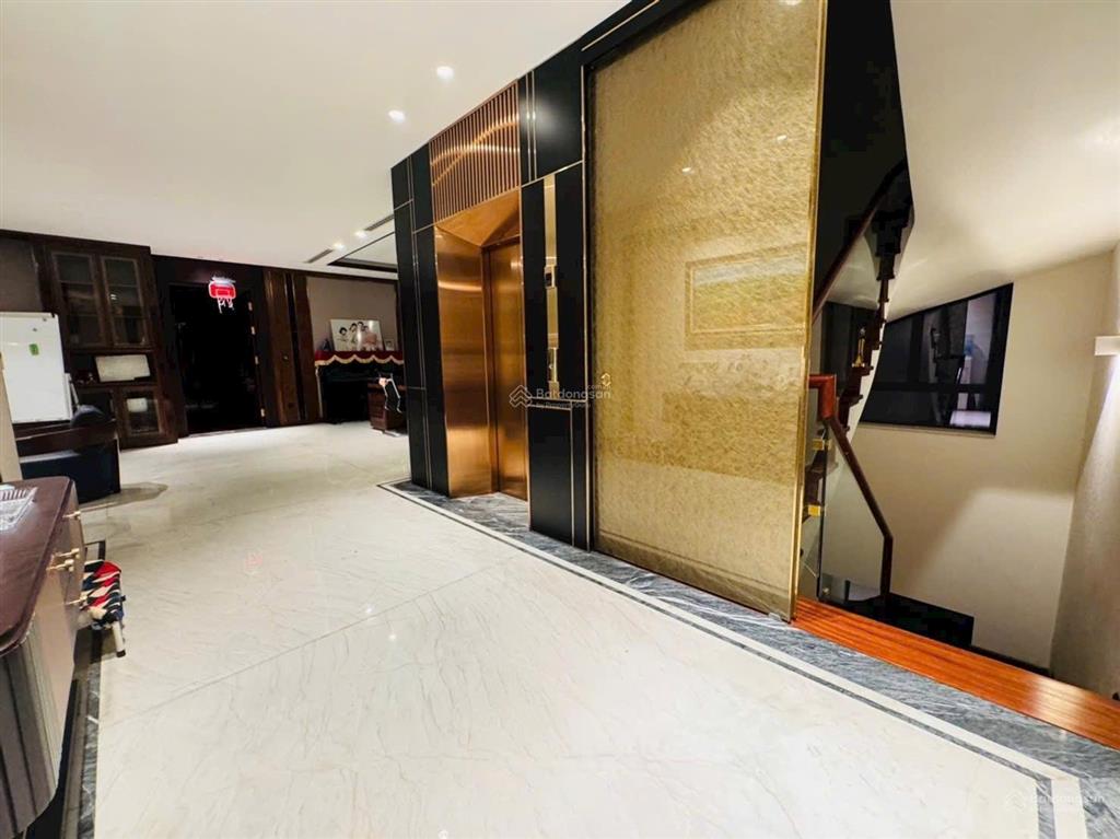 Bán gấp biệt thự lão thành cách mạng, trung hoà 300 tỷ 600m2 xây 4 nổi 1 hầm nội thất châu âu