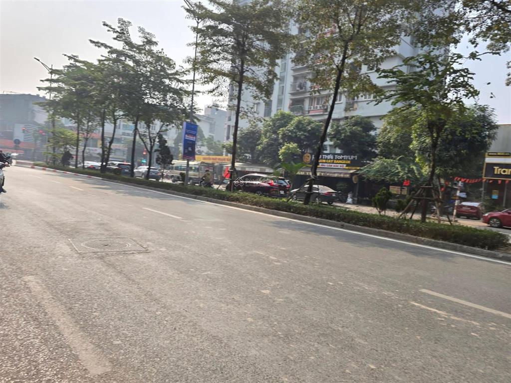 Nhà mặt phố nguyễn hoàng, cầu giấy cực ngon mặt tiền 7m vuông đẹp giá tốt 4x tỷ