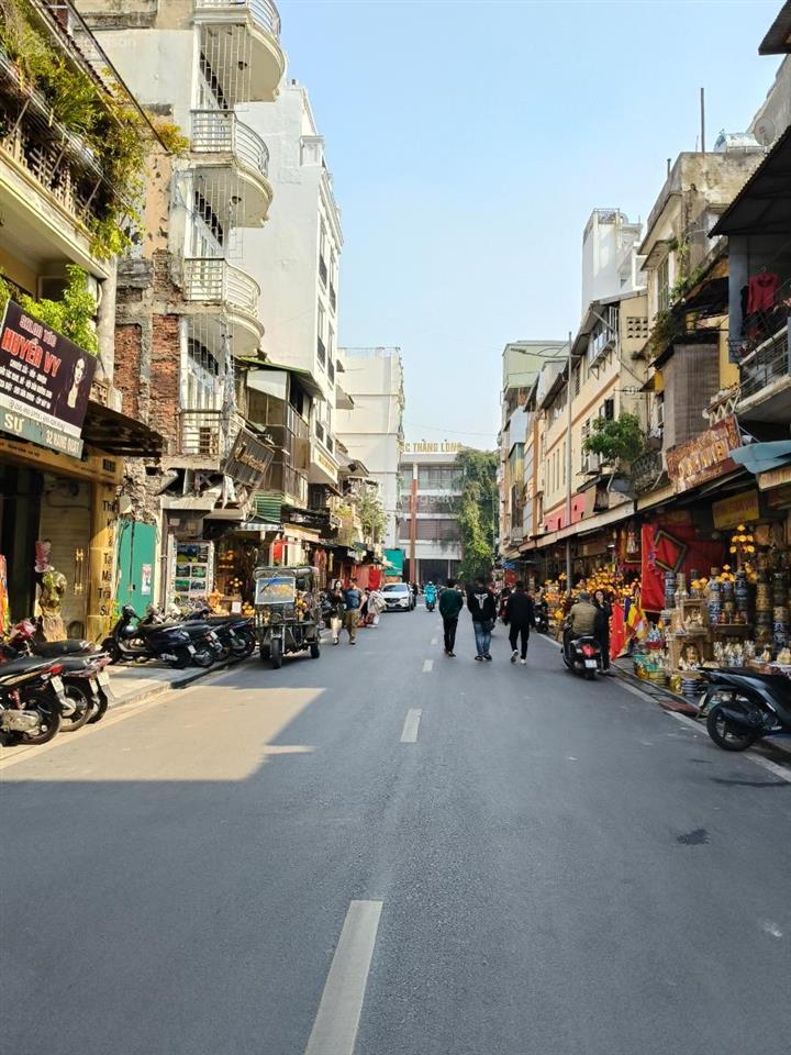 Mặt phố hàng quạt hoàn kiếm mt 7.5m giá 850tr/m2 xây khách sạn cực vip